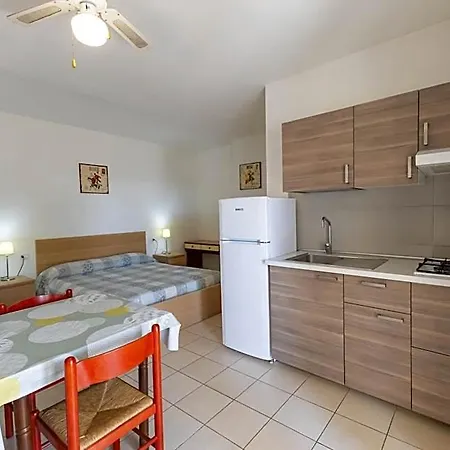 מלון דירות Maison Marie ויאסטה