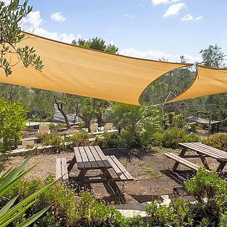 מלון דירות Maison Marie 3*
